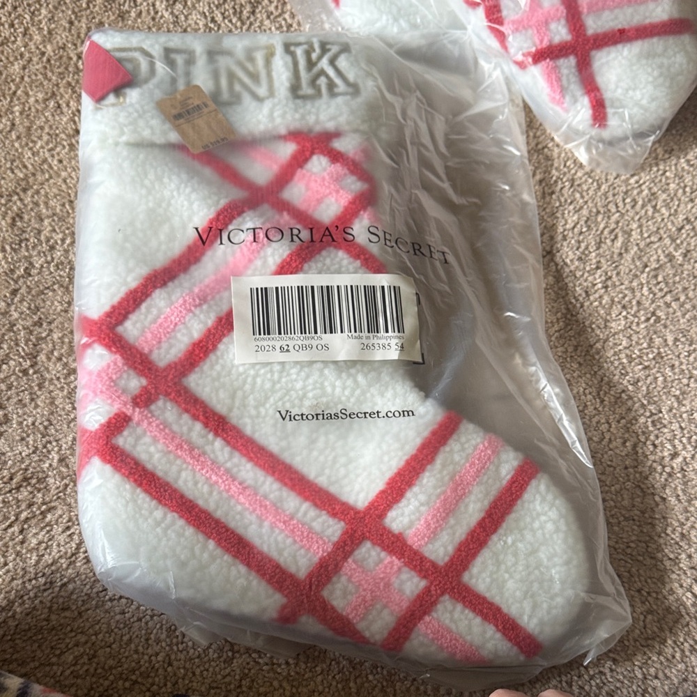 New in package rare sold out Sherpa Victoria’s Secret Pink stocking bling